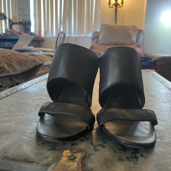 Plomo Black Leather Wedges in a Size 39 or Size 9 US made in Spain - Picture 2 of 7